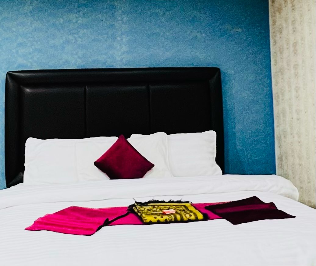 State Continental Guest House Kel