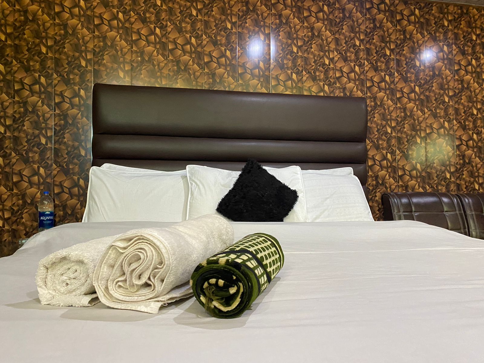 State Continental Guest House Kel