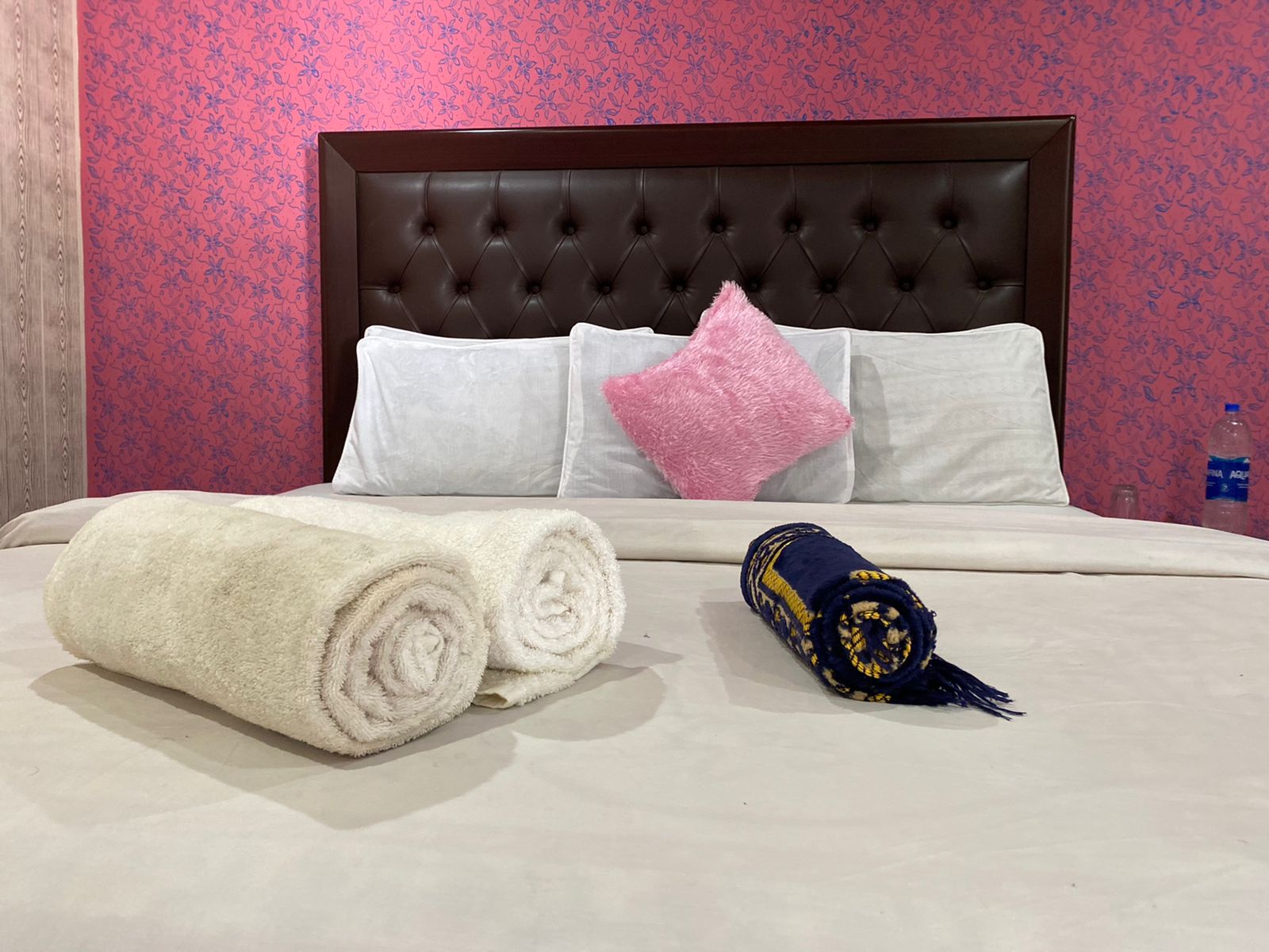 State Continental Guest House Kel