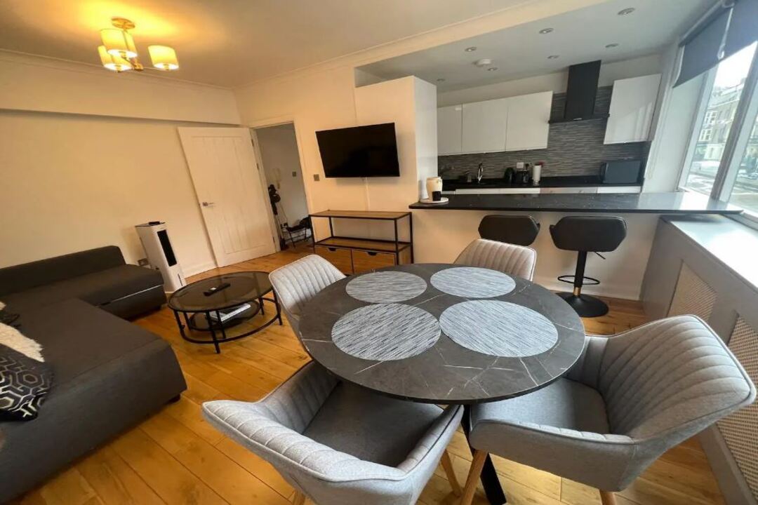 Stunning flat in Hyde Park
