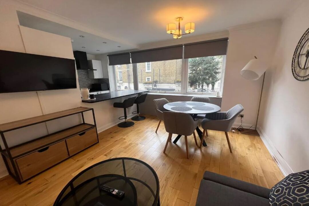 Stunning flat in Hyde Park