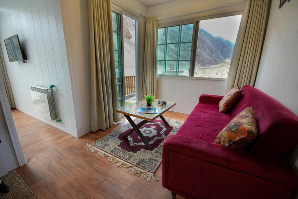 Exclusive Contemporary Suite