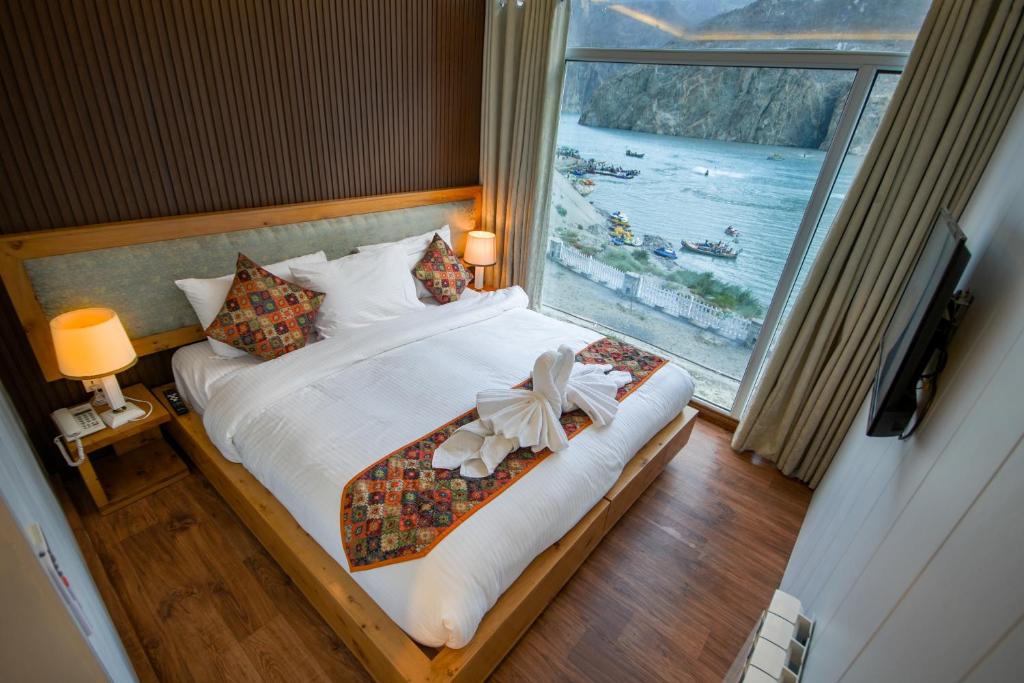 Exclusive Contemporary Suite