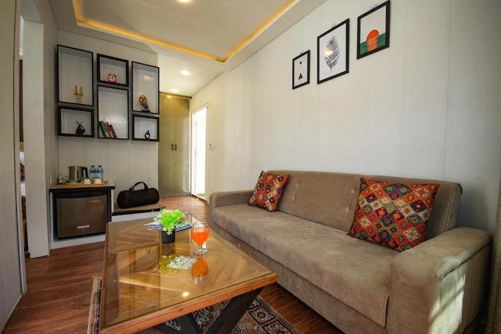 Exclusive Contemporary Suite