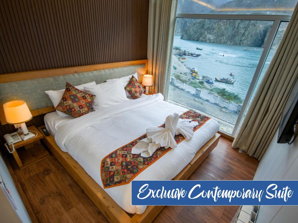 Exclusive Contemporary Suite