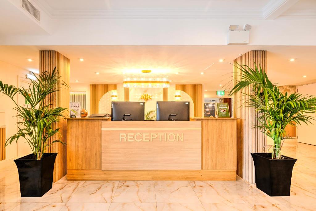 The Palms Hotel