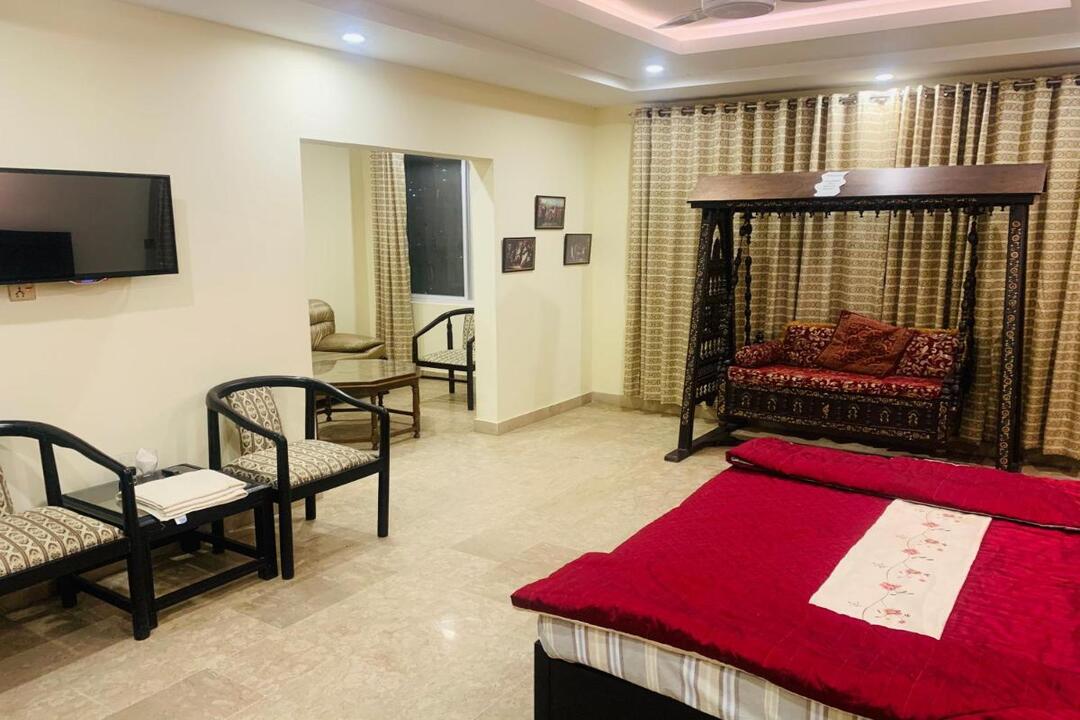 Thikana Hotel, Muzaffarabad
