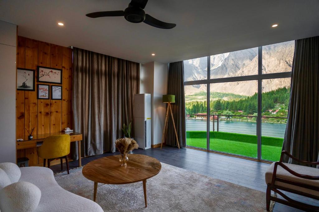 Tibet Hotel