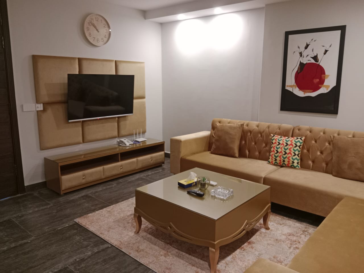 Tom's Luxury - Hotel Apartments in Peshawar