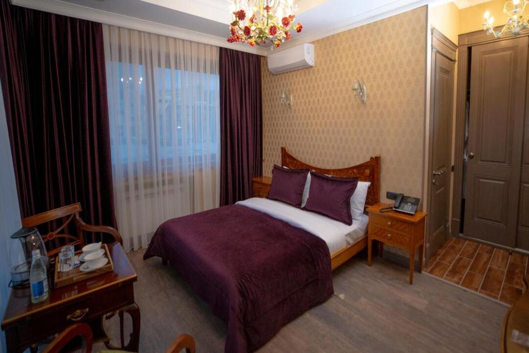 West Inn Hotel, Baku