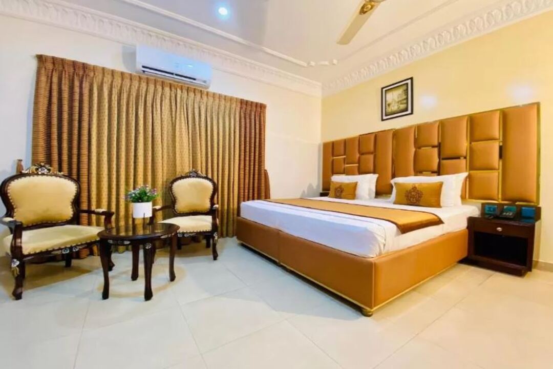 World Inn Karachi