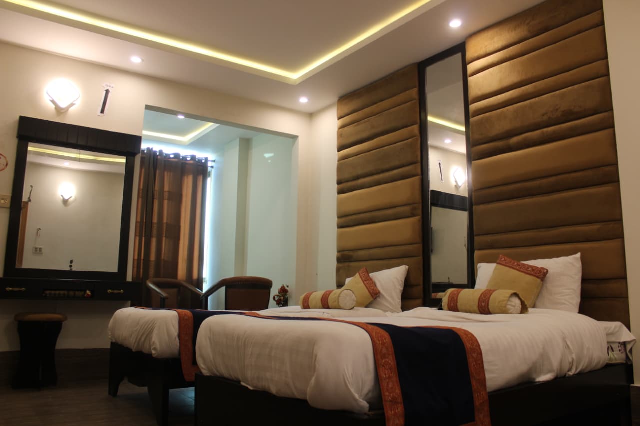 Zaryab Hotel and Restaurent