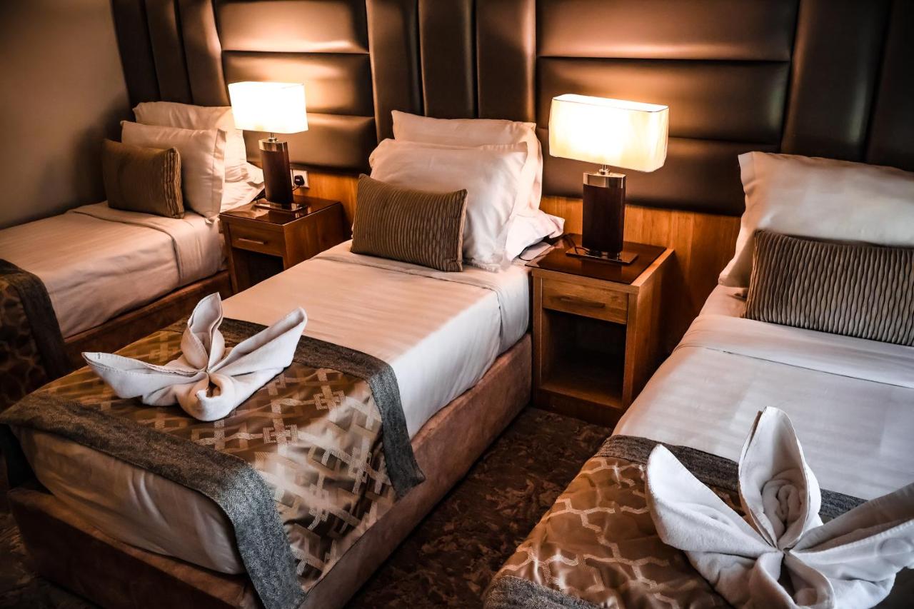 Zowar International Hotel