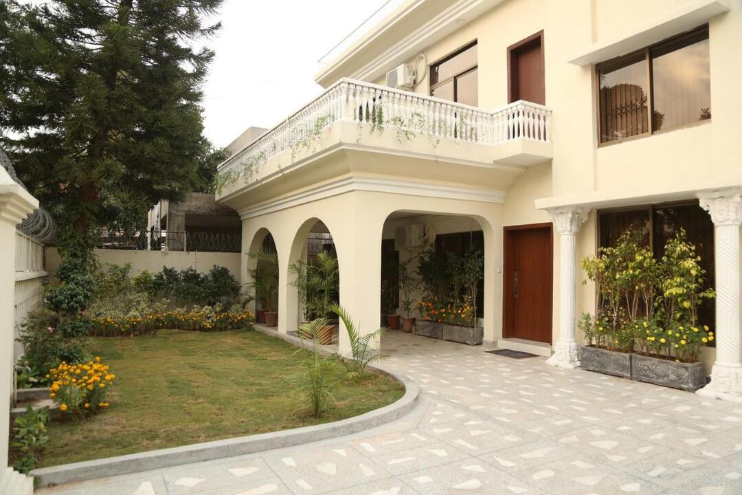 Royal Grace Guest House F-6/1 Islamabad