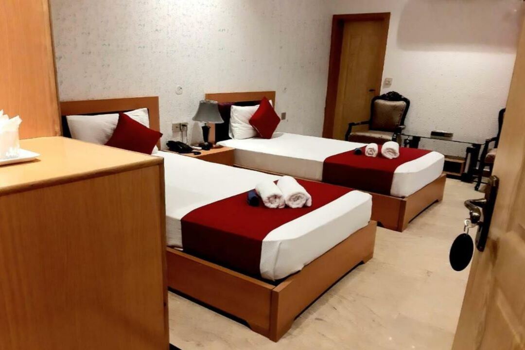 Safari Royal Hotel, Johar Town Lahore