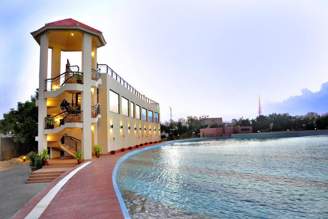 Dreamworld Resort, Hotel & Golf Course, Karachi