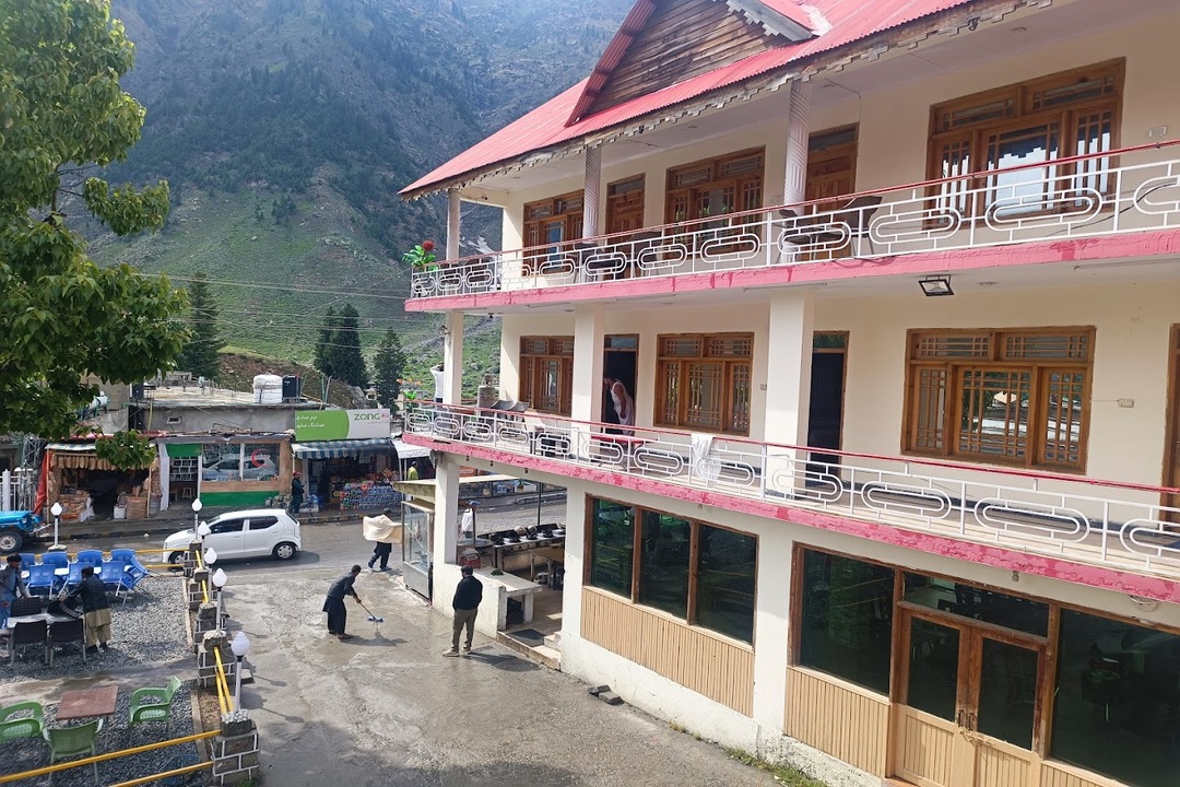 Saif Ul Malik Hotel