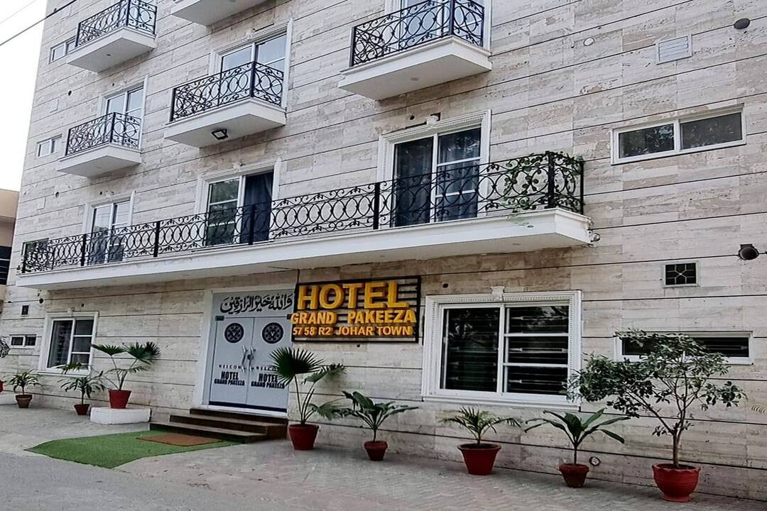Hotel Grand Pakeeza, Johar Town Lahore