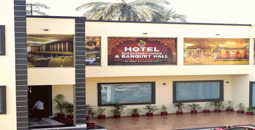 1 Night Stay at Bahawalpur