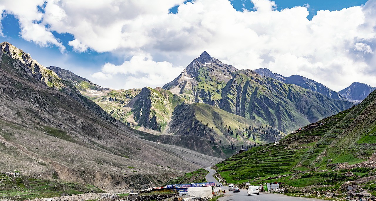 4 Days 3 Nights Honeymoon Tour Package Naran Kaghan