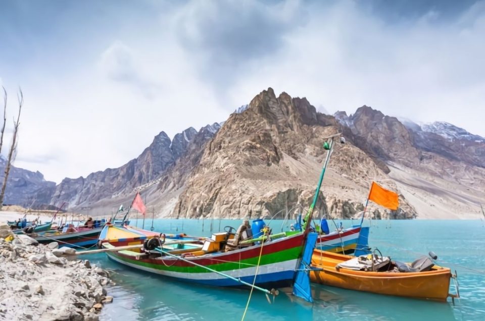 5 Days 4 Nights Hunza Honeymoon Tour Package