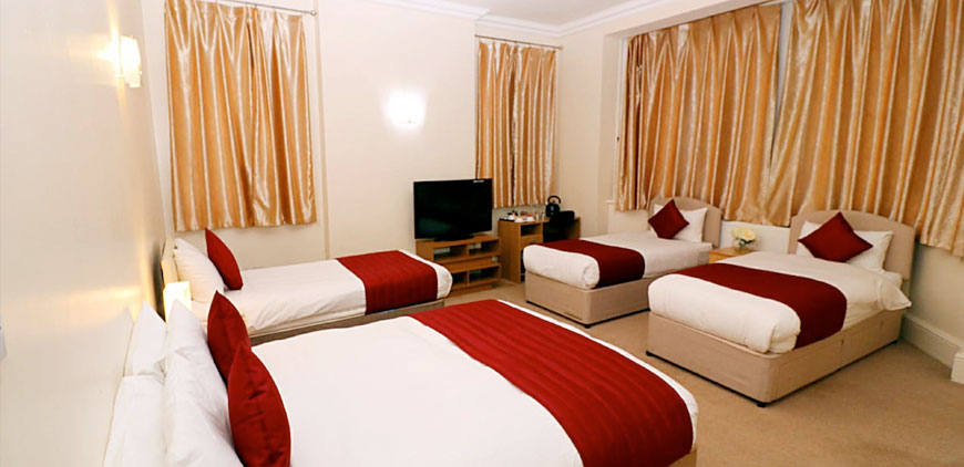  Family Room En-suite Night Stay and 7 Days Parking 